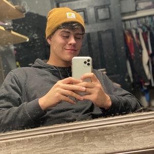 Meet your Posher, Dylan